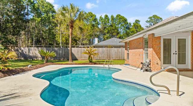 Photo of 1048 Woodlore Cir, Gulf Breeze, FL 32563