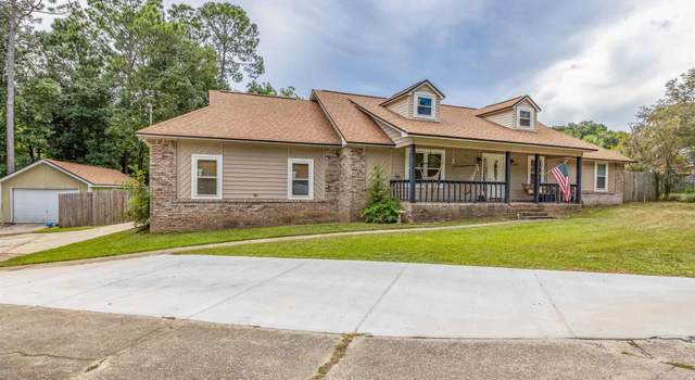 Photo of 1809 Kings Way Cir, Cantonment, FL 32533