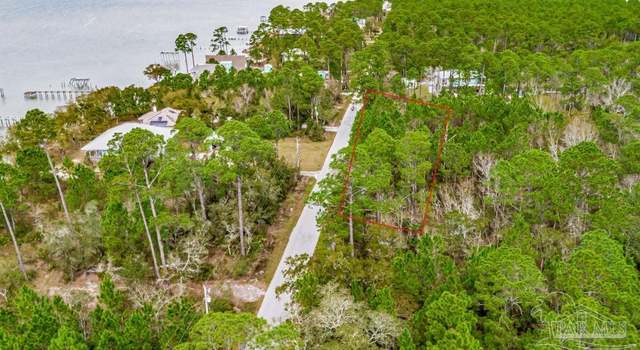 Photo of 864 Dolphin Rd, Milton, FL 32583