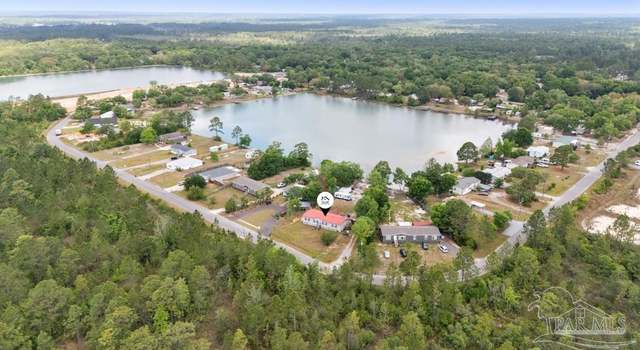 Photo of 7988 Twin Lake Dr, Milton, FL 32583