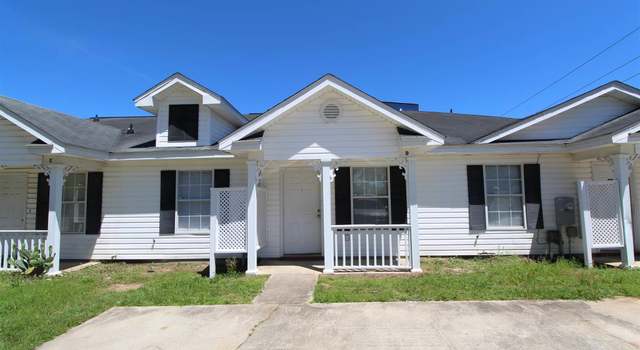 Photo of 5600 W Shore Dr Unit D, Pensacola, FL 32526
