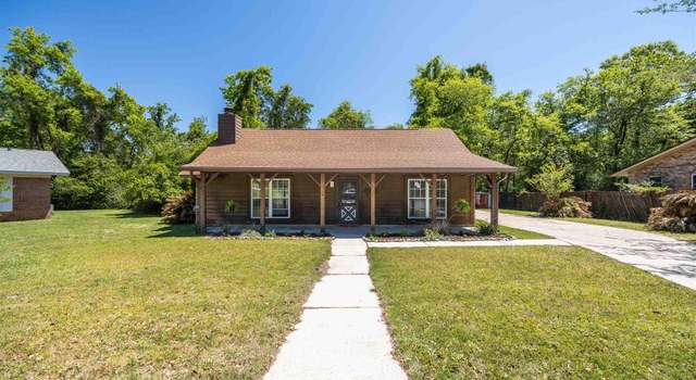 Photo of 7808 Charter Oaks Ct, Pensacola, FL 32514