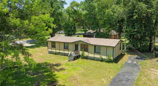 Photo of 2046 N Roberts Cir, Pensacola, FL 32534