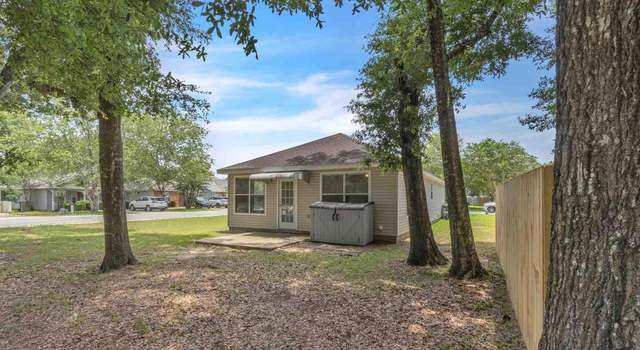 Photo of 1101 Sweetbriar St, Cantonment, FL 32533