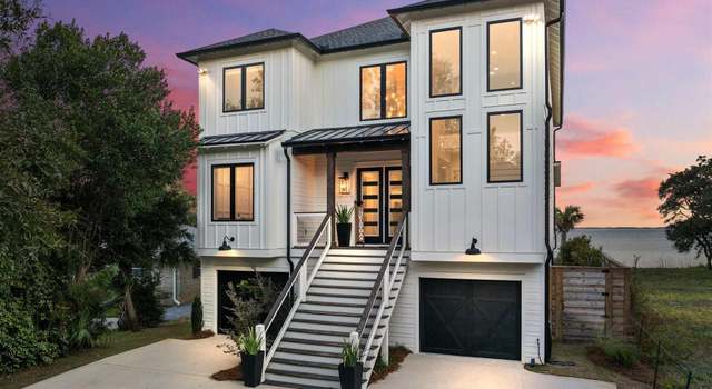 Photo of 1101 NE Beachview Dr, Ft Walton Beach, FL 32547