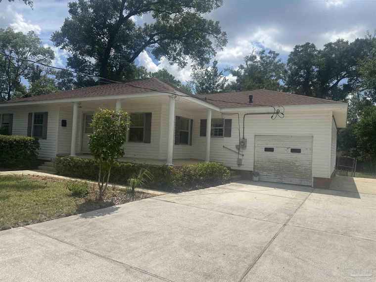 Photo of 1811 N Spring St Pensacola, FL 32501