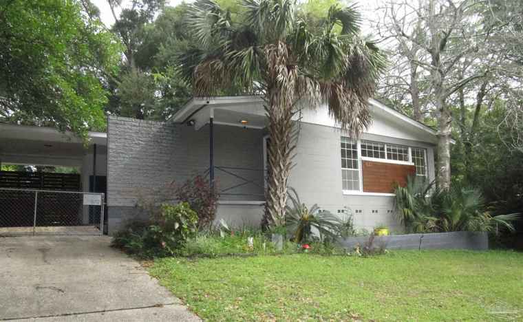 Photo of 672 Linden Rd Pensacola, FL 32503