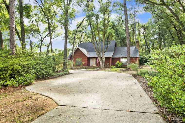 Photo of 2821 Mandeville Ln Pensacola, FL 32526