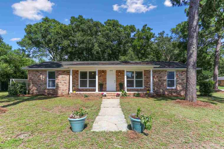 Photo of 6222 Maybelle Dr Pensacola, FL 32503