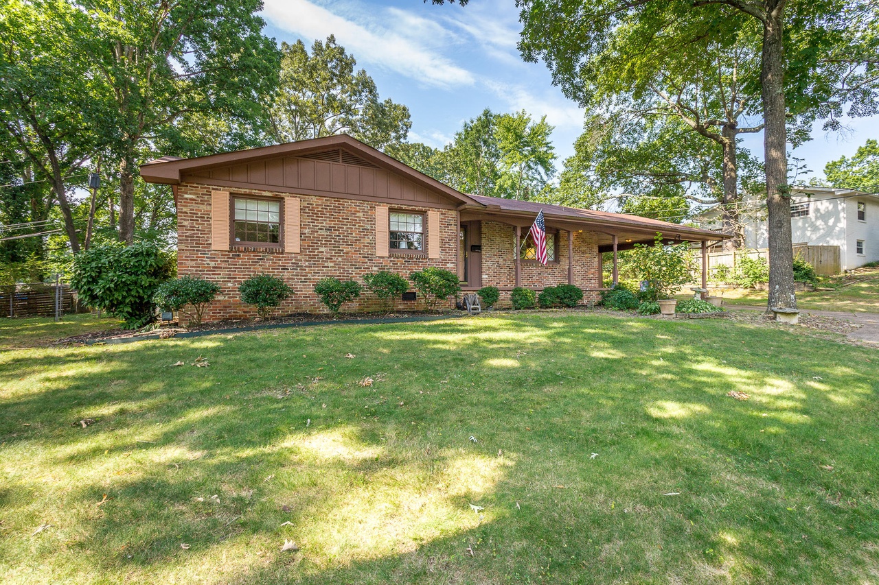 1332 Cloverdale Dr, Hixson, TN 37343 | MLS# 1304217 | Redfin