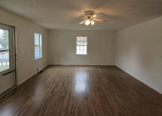Property at 3110 12th Ave, Chattanooga, TN 37407, 2 beds, 2 baths