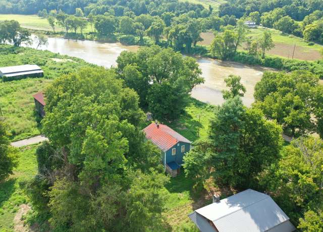 Property at 155 Tn-107, Del Rio, TN 37727, 2 beds, 2 baths