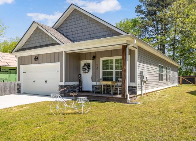 Property at 137 Elm Ave, Ringgold, GA 30736, 3 beds, 2 baths