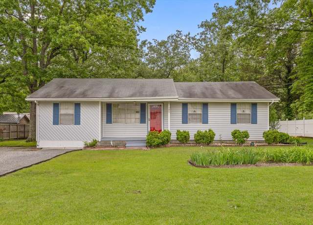 Property at 195 Poplar Ave, Trenton, GA 30752, 4 beds, 2 baths
