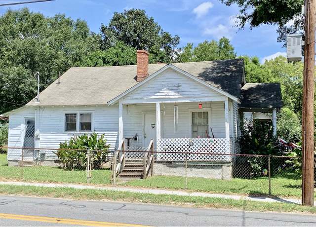 Property at 318 Cedar St, Lafayette, GA 30728, 2 beds, 1.5 baths