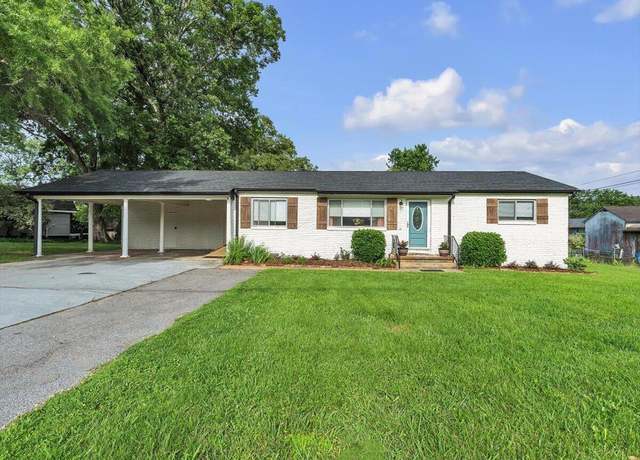 Property at 385 Cross St, Rossville, GA 30741, 4 beds, 2.5 baths