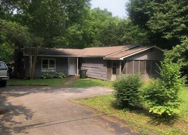 Property at 445 Timberlinks Dr, Signal Mountain, TN 37377, 3 beds, 1 bath