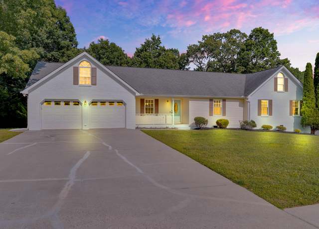 Property at 656 Blue Bird Ln, Ringgold, GA 30736, 3 beds, 2 baths