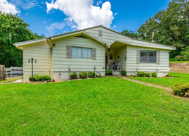 Property at 8509 Fair Oaks Rd, Hixson, TN 37343, 3 beds, 1.5 baths