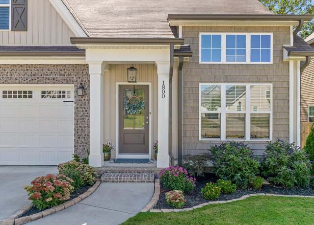 Property at 1800 Oakvale Dr, Chattanooga, TN 37421, 4 beds, 2.5 baths