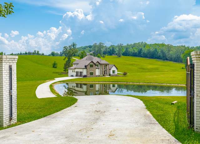 Property at 1524 Green Pond Rd, Soddy Daisy, TN 37379, 4 beds, 4.5 baths