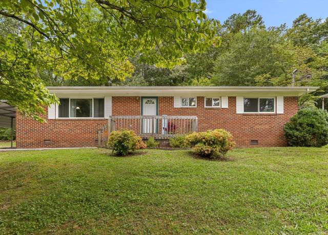 Property at 515 Hogan Rd, Rossville, GA 30741, 3 beds, 1.5 baths