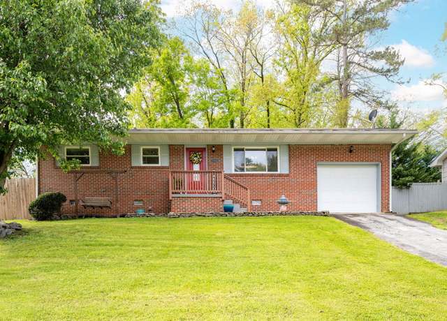 Property at 501 Stapp Dr, Ringgold, GA 30736, 3 beds, 2 baths