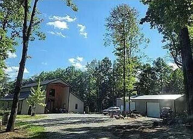 Property at 400 Maple Ln, Pikeville, TN 37367, 3 beds, 2 baths