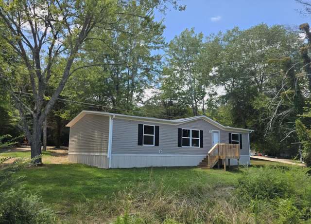 Property at 1918 Spradling Rd, Soddy Daisy, TN 37379, 3 beds, 2 baths