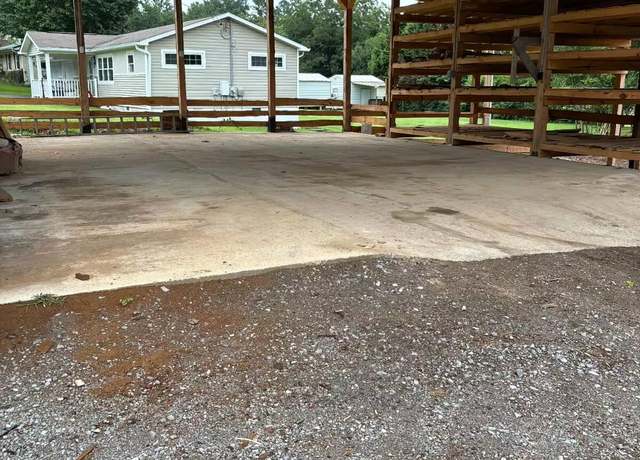 Property at 135 East Ave, Rossville, GA 30741