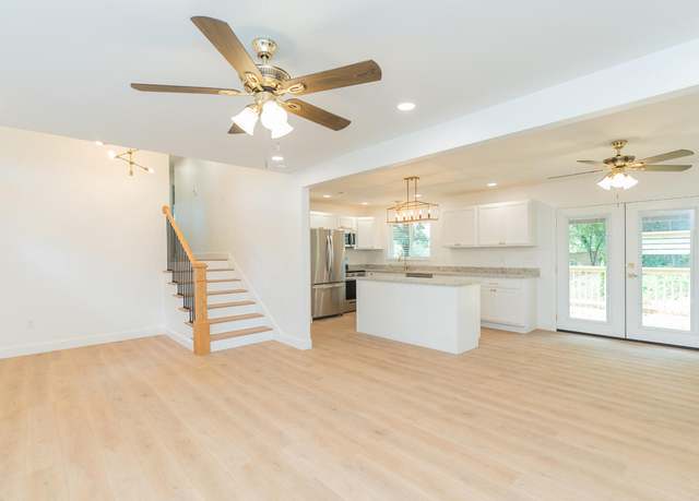 Property at 400 Regal Dr, Chattanooga, TN 37415, 3 beds, 2 baths