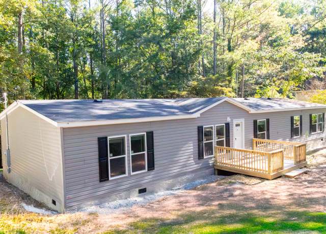 Property at 1325 Roach Hollow Rd, Ringgold, GA 30736, 4 beds, 3 baths