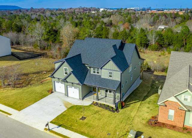 Property at 614 Lakeshore Cove Dr, Fort Oglethorpe, GA 30742, 5 beds, 4.5 baths