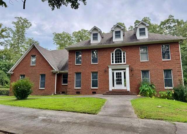 Property at 1444 Thrasher Rd, Dalton, GA 30721, 3 beds, 2.5 baths