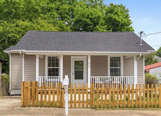 Property at 604 Snow St, Chattanooga, TN 37405, 3 beds, 2.5 baths