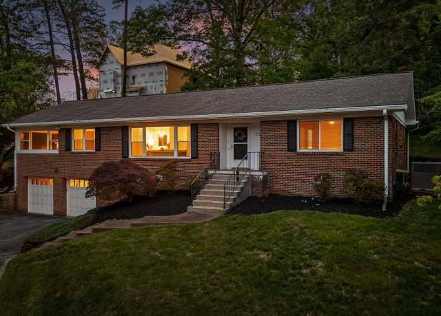Property at 1723 Hixson Pike, Chattanooga, TN 37405, 3 beds, 2.5 baths