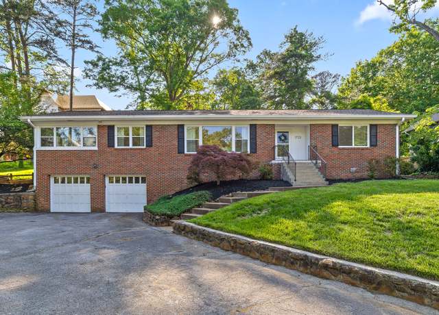 Property at 1723 Hixson Pike, Chattanooga, TN 37405, 3 beds, 2.5 baths