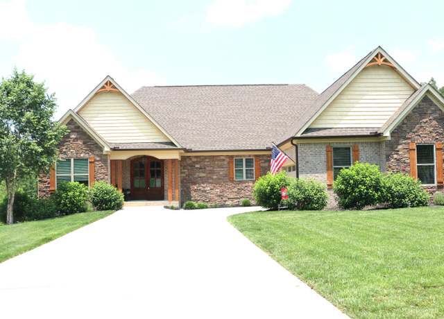 Property at 225 Magnolia Pl, Ringgold, GA 30736, 3 beds, 2 baths