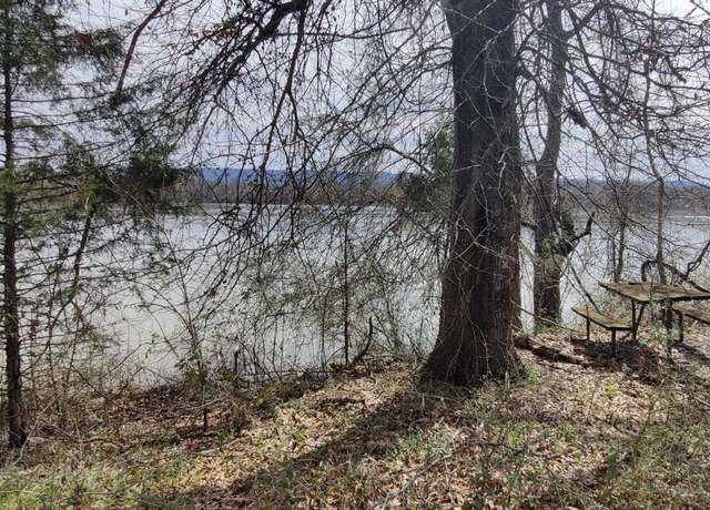 Property at 15.11 E Twelfth St, South Pittsburg, TN 37380