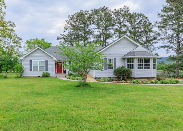 Property at 3255 Colbert Hollow Rd, Rock Spring, GA 30739, 4 beds, 3.5 baths