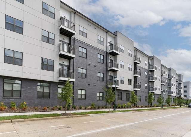 Property at 782 Riverfront Parkway Pkwy #123, Chattanooga, TN 37402, 1 bed, 1 bath