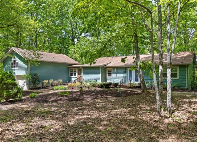Property at 2661 Boston Branch Cir, Signal Mountain, TN 37377, 4 beds, 3 baths