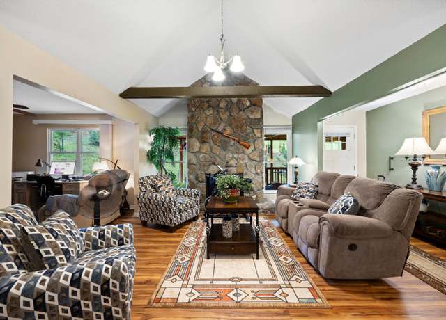 Property at 7716 Ridge Bay Dr, Hixson, TN 37343, 3 beds, 3.5 baths