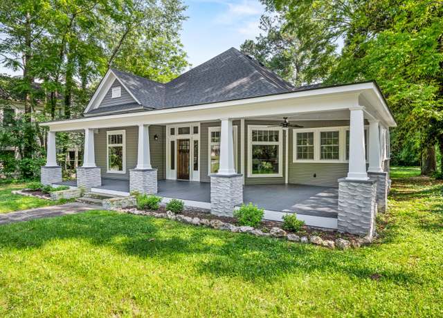 Property at 208 E Villanow St, Lafayette, GA 30728, 4 beds, 2 baths