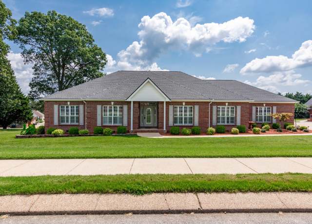 Property at 9802 Shoreline Heights Dr, Soddy Daisy, TN 37379, 3 beds, 2.5 baths
