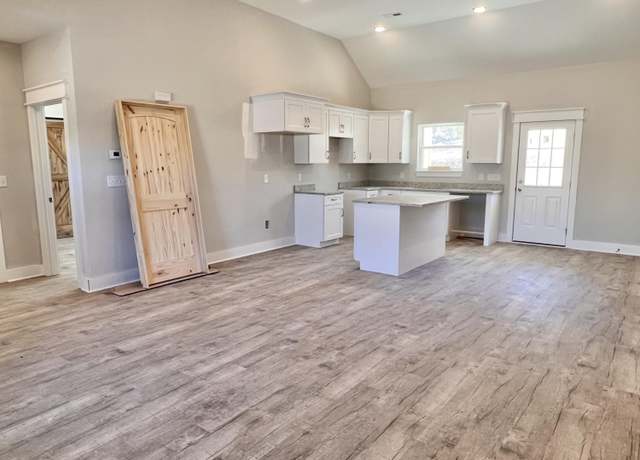 Property at 4 Stonecrest Dr, Rock Spring, GA 30739, 3 beds, 2 baths