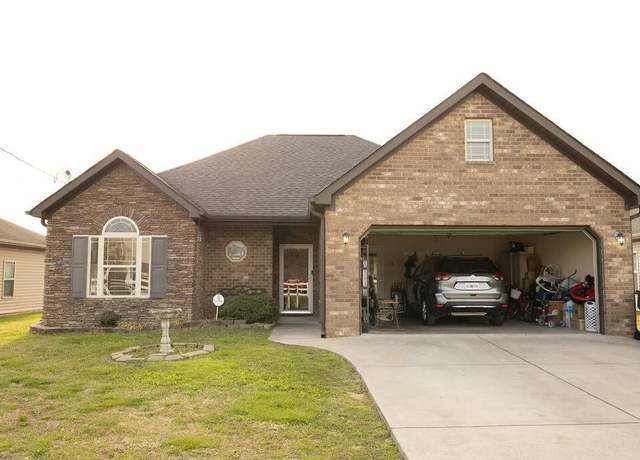 Property at 67 Aviation Dr, Rossville, GA 30741, 3 beds, 2 baths