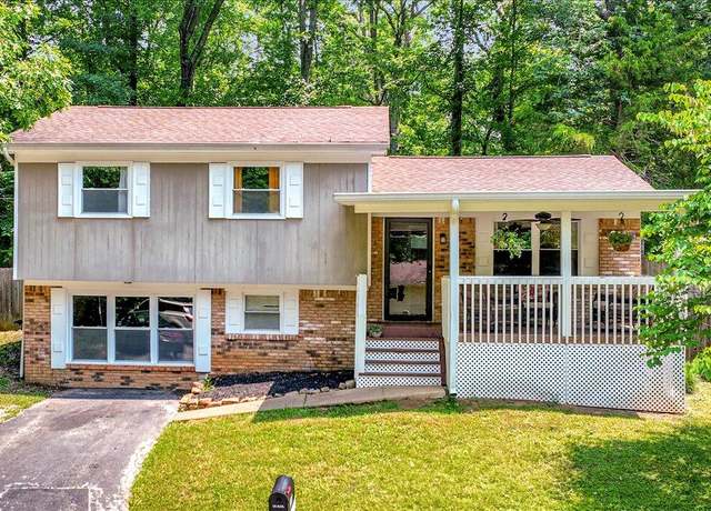 Property at 1359 Meadowood Dr, Hixson, TN 37343, 3 beds, 1.5 baths