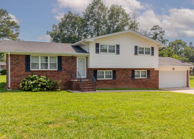 Property at 19 Hickory Ln, Fort Oglethorpe, GA 30742, 3 beds, 2 baths