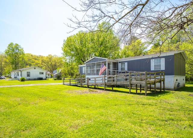 Property at 191 Depot St, Soddy Daisy, TN 37379, 4 beds, 2 baths